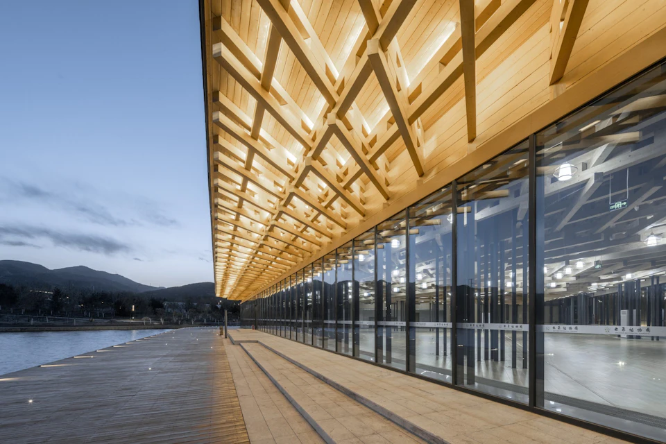 Glazed walkway beneath the wood lattice at Taiyuan Botanical Garden Tea House