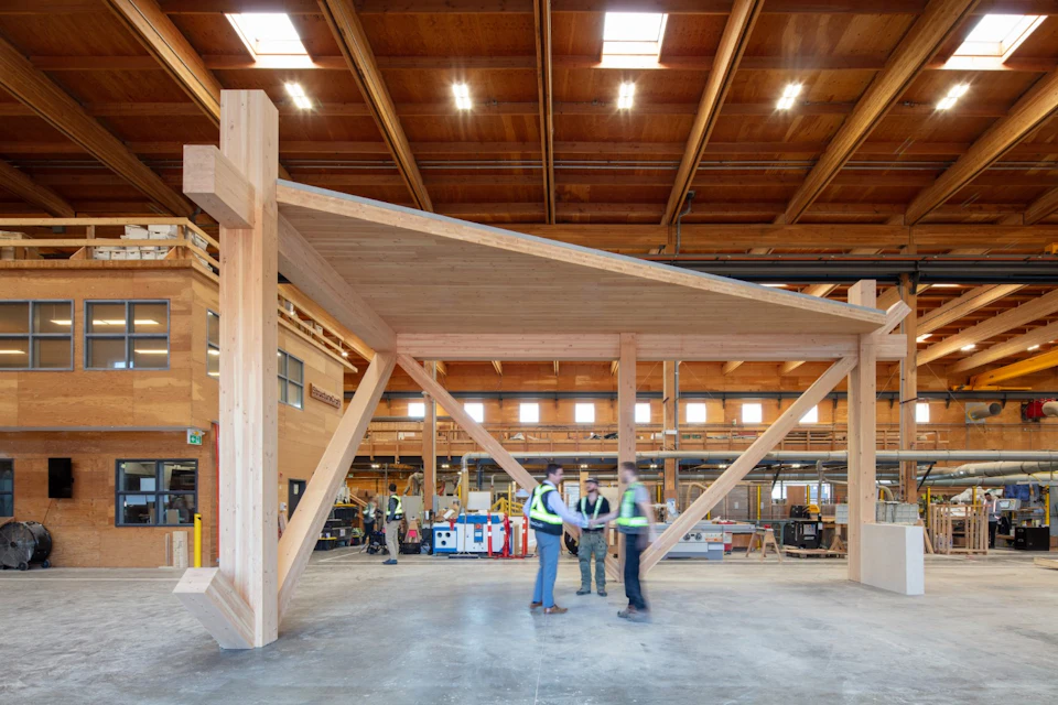 Fabrication of the full-scale KUbe timber connection in the StructureCraft shop.