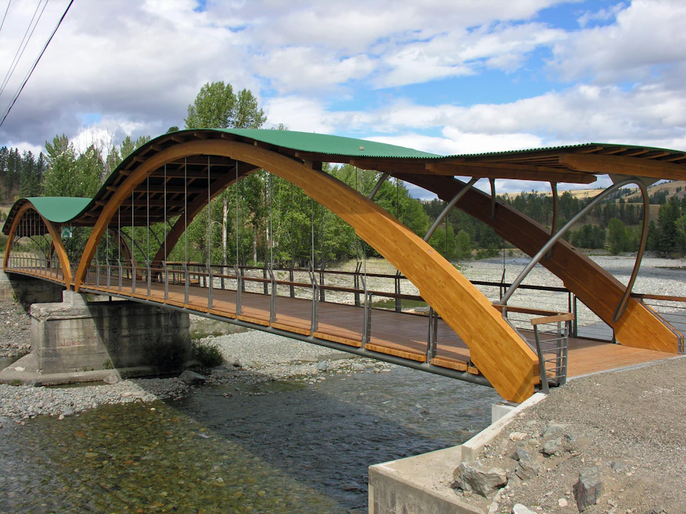 Curving wood arches of Princeton Bridge of Dreams